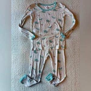 Kyte Baby Snail Mushroom Print Pajamas Set, White Light Blue. Sz 3T